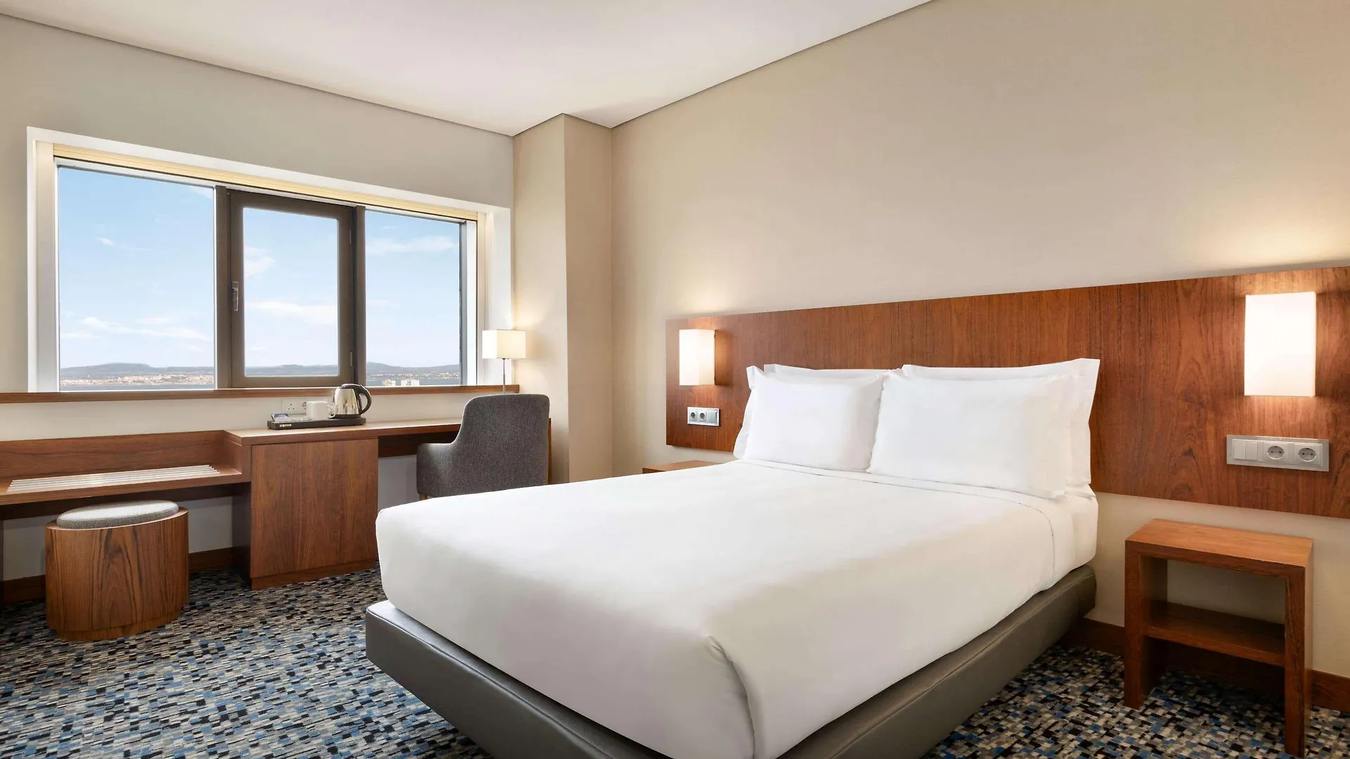 Ramada By Wyndham Lisbon Hotel