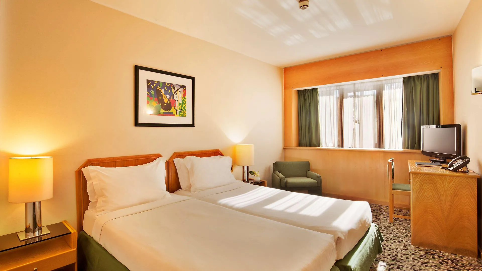 Ramada By Wyndham Lisbon Hotel
