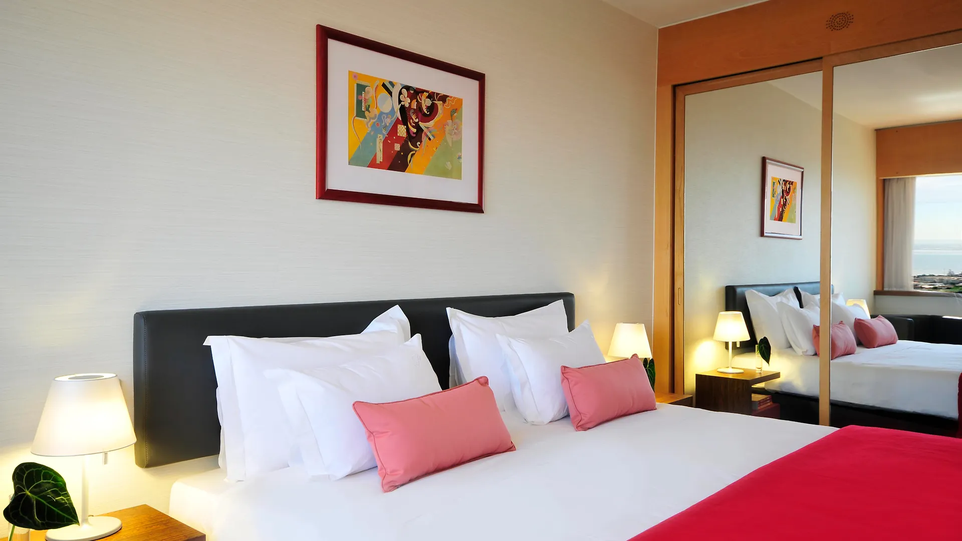 Ramada By Wyndham Lisbon Hotel
