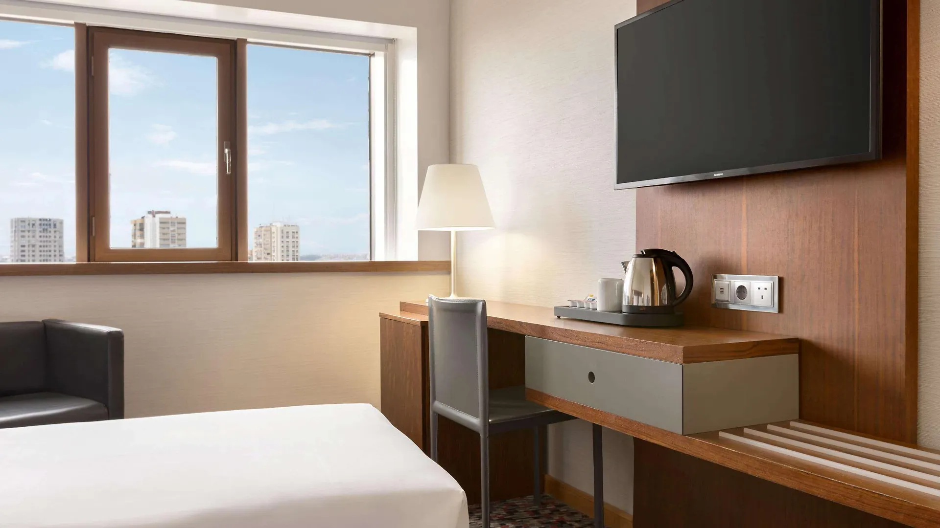Ramada By Wyndham Lisbon Hotel