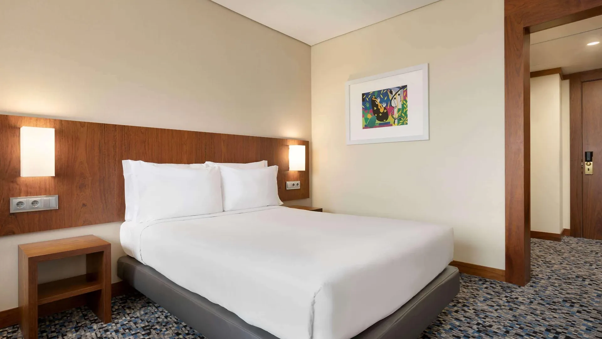 Ramada By Wyndham Lisbon Hotel