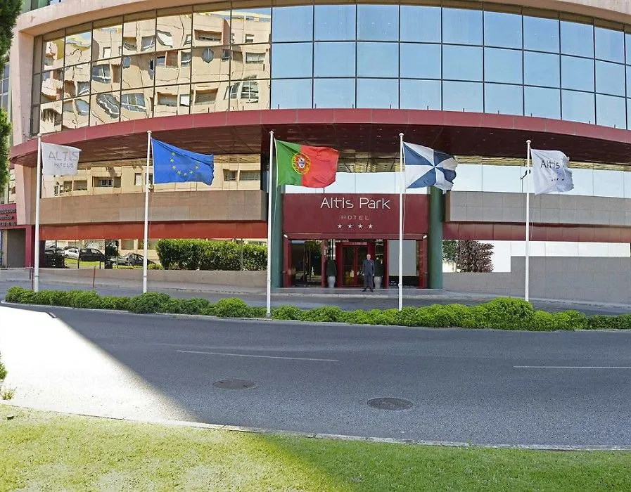 Ramada By Wyndham Lisbon Hotel