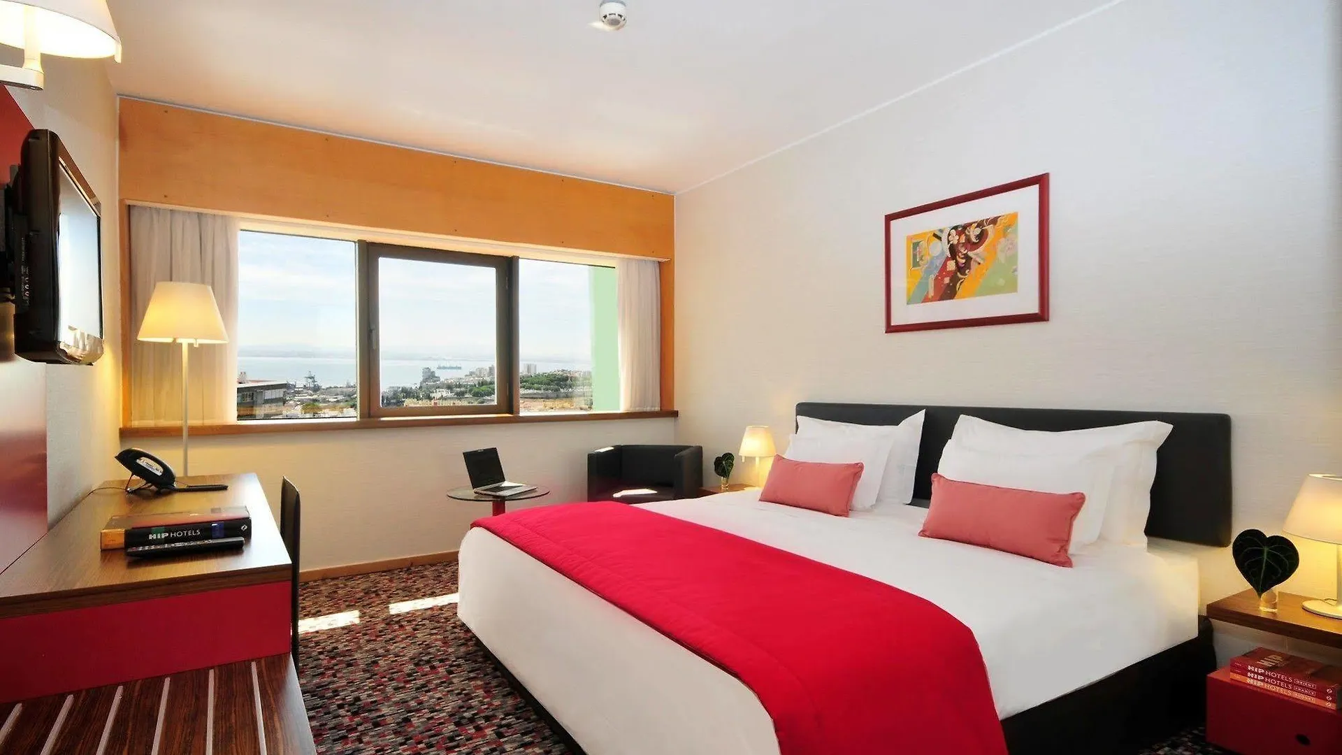 Ramada By Wyndham Lisbon Hotel