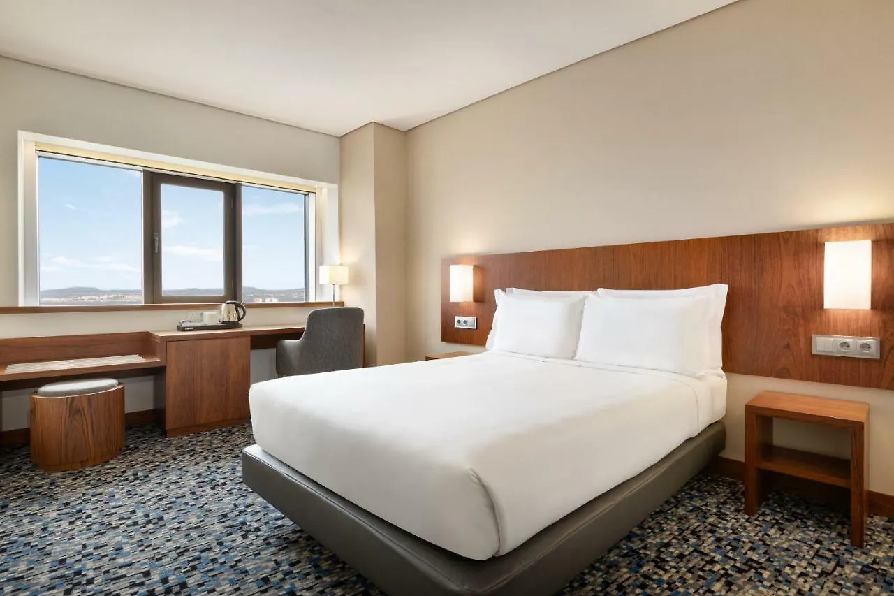 Ramada By Wyndham Lisbon Hotel
